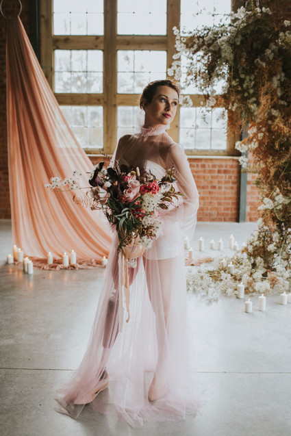dusty pink wedding flowers