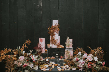 dried flower wedding cakes