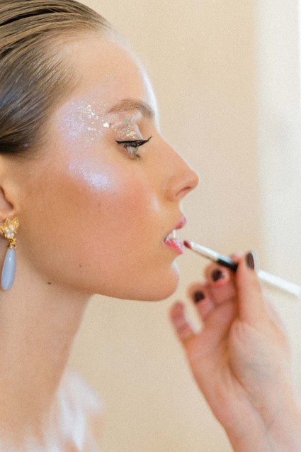 gliter eye makeup
