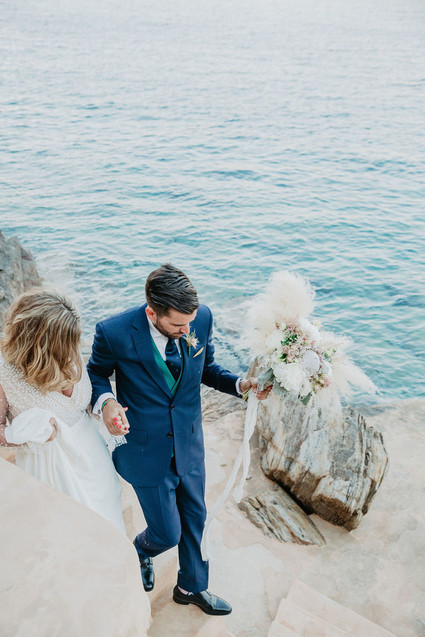 Micro wedding on cliffs of Greece