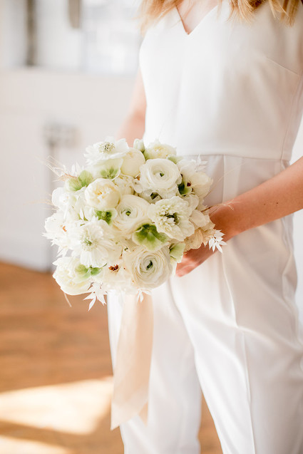 all white weding bouquet