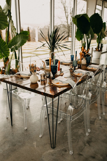 modern desert inspired wedding decor