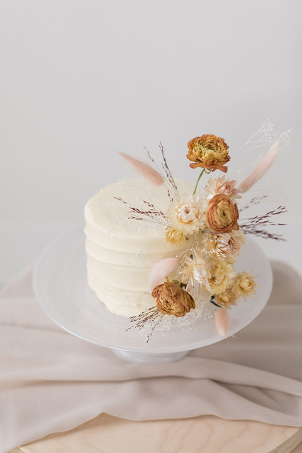 dried flower wedding cake