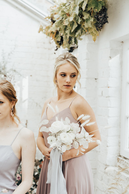 white bridesmaid bouquet Inspiration