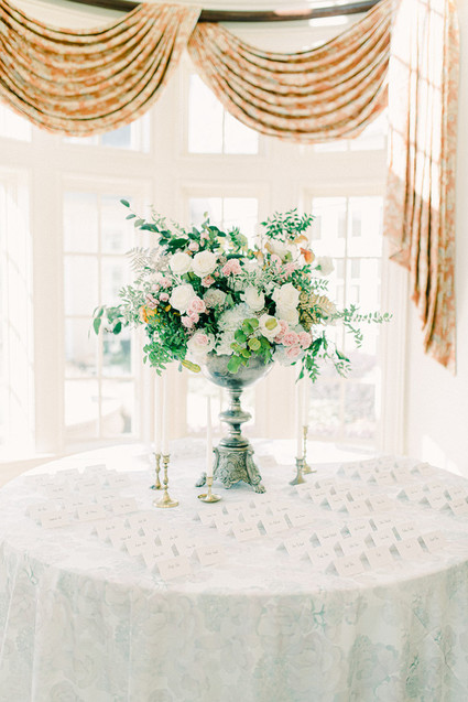 Elegant wedding decor