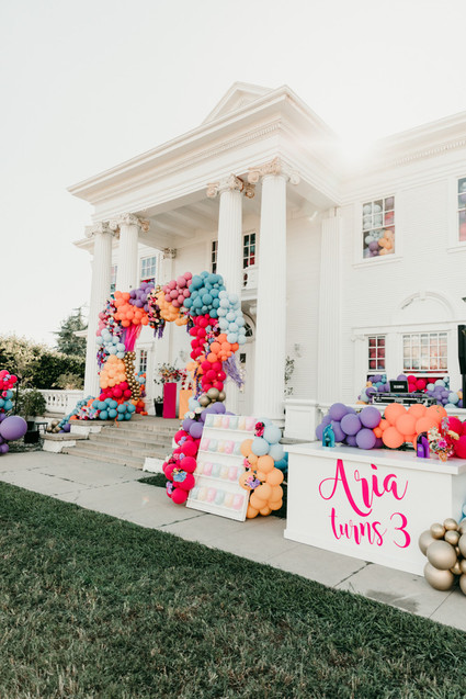 balloon installation for a kids birthday party