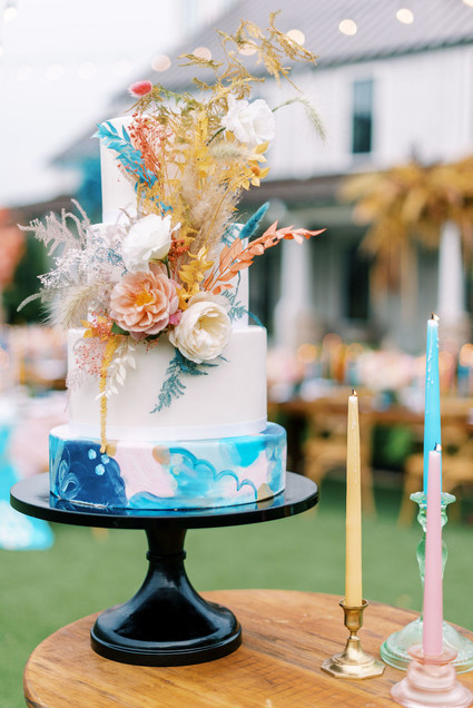 Modern wedding cake