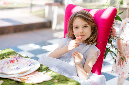 Alice in Wonderland kid birthday party